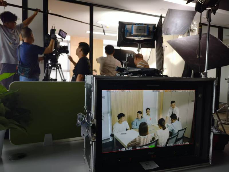 吉林TVC拍摄公司：科技产品视觉化大师，诠释未来感与功能美学
